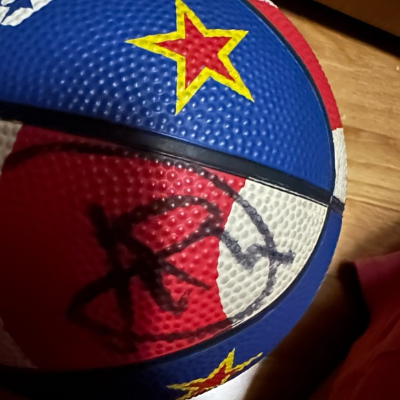 Vintage Harlem Globetrotters souvenir basketball & eight autographs from players - Picture 3 of 10
